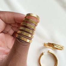 Load image into Gallery viewer, The Ribbed Ring