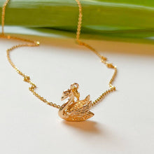 Load image into Gallery viewer, Swan Necklace