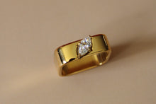 Load image into Gallery viewer, Solenne Ring