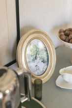 Load image into Gallery viewer, Gold Oval Photo Frame