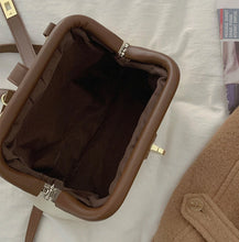 Load image into Gallery viewer, Vintage-Style Clip Buckle Tote Crossbody (Beige)