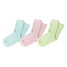 Load image into Gallery viewer, Lemon Lavender You Had Me At Aloe Super Soft Spa Socks (3 Colors)