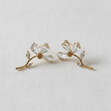Load image into Gallery viewer, Floral Zircon Stud Earrings