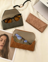 Load image into Gallery viewer, Vintage Envelope Style Magnetic Sunglasses Case (Various Colors)