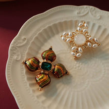 Load image into Gallery viewer, Vintage Baroque Brooch Elegant Pin Accessory (Various Styles)