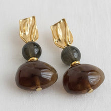 Load image into Gallery viewer, Vintage Swirl Amber Stud Earrings