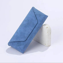 Load image into Gallery viewer, Vintage Envelope Style Magnetic Sunglasses Case (Various Colors)