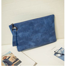 Load image into Gallery viewer, Fashionable Retro Handbag (Various Colors)