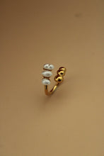 Load image into Gallery viewer, Petunia Ring