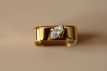 Load image into Gallery viewer, Solenne Ring