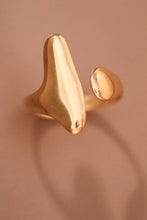 Load image into Gallery viewer, The Sara Ring