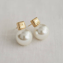 Load image into Gallery viewer, Chic High-Gloss Pearl Stud Earrings