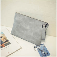 Load image into Gallery viewer, Fashionable Retro Handbag (Various Colors)