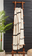 Load image into Gallery viewer, Tufted Throw