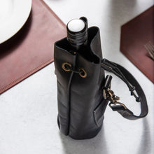 Load image into Gallery viewer, The Muscadine Fine Leather Wine Tote Wine Bottle Carrier Bag | Holtz Leather Co.