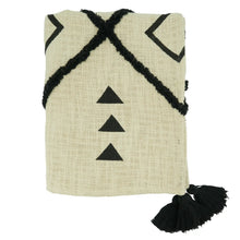 Load image into Gallery viewer, Diamond Tufted Throw
