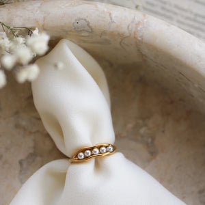 Pearl Pea Pod Ring