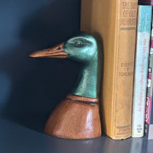 Load image into Gallery viewer, Duck Decorative Bookend Set
