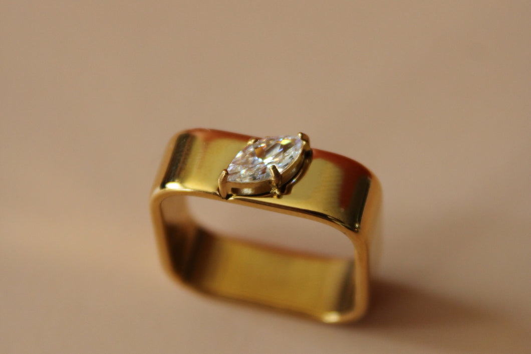 Solenne Ring