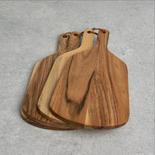 Load image into Gallery viewer, Acacia Wood Chese Board Set of 4
