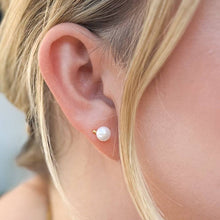 Load image into Gallery viewer, Freshwater Pearl Stud
