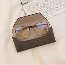 Load image into Gallery viewer, Vintage Envelope Style Magnetic Sunglasses Case (Various Colors)
