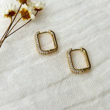 Load image into Gallery viewer, Everyday Cz Oval Hoops
