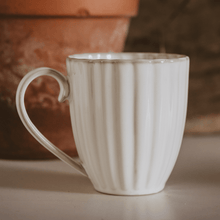 Load image into Gallery viewer, Scallop 20 oz Figural Coffee Mug [Online Only]
