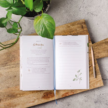 Load image into Gallery viewer, The Weekly Gratitude Project: A Challenge to Journal, Reflect, and Grow a Grateful Heart
