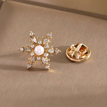 Load image into Gallery viewer, Chic Rhinestone Floral &amp; Animal Shaped Gold Brooch
