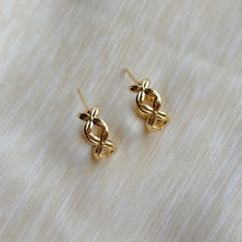 Load image into Gallery viewer, Criss-Cross Hoop Earrings

