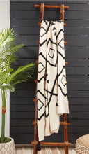 Load image into Gallery viewer, Diamond Tufted Throw
