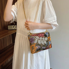 Load image into Gallery viewer, Embroidered Sequin Hand-Held Chain Bag
