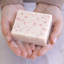 Load image into Gallery viewer, Wild Flowers Cleansing Body Bar

