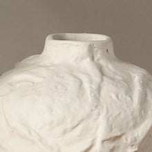 Load image into Gallery viewer, Ecomix White Textured Short Flower Vase
