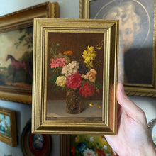 Load image into Gallery viewer, Vintage Style Vase of Roses Art Print Framed 4x6
