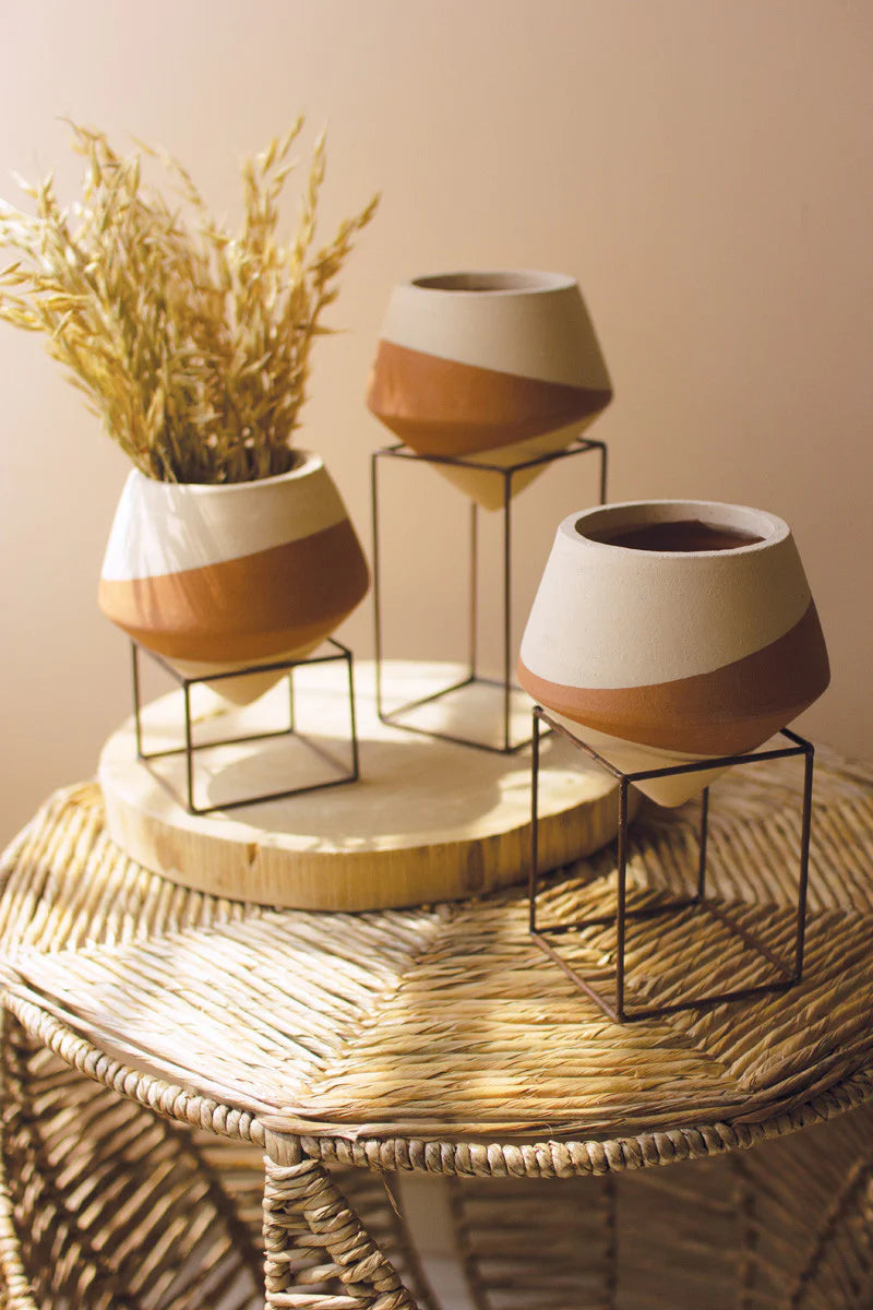 Ivory Dipped Clay Pot on Wire Stand (3 Sizes)