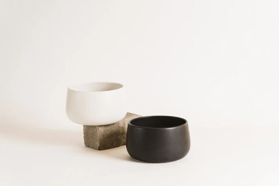Stoneware Serving Bowl (2 Colors)